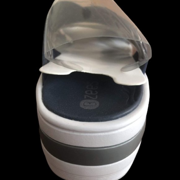 Bzees Navy Diamond Criss Cross Wedge  NIB 11 - Picture 4 of 5